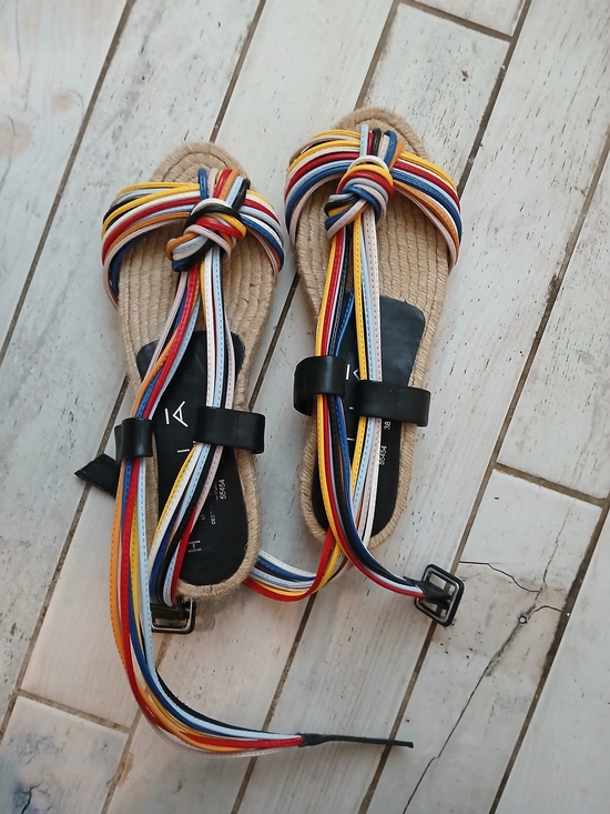 helia Shoes - Multicolor Knotted Strap Sandals